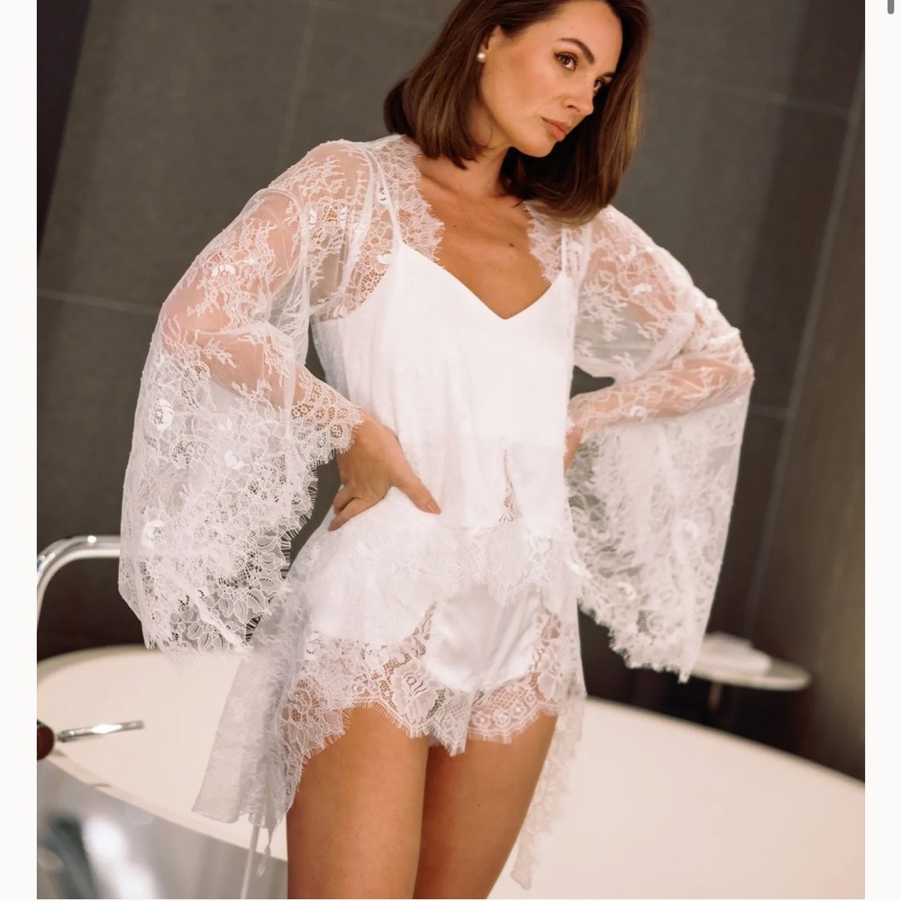 White Lace Trim Satin Robe & Cami Set - Women's Intimates